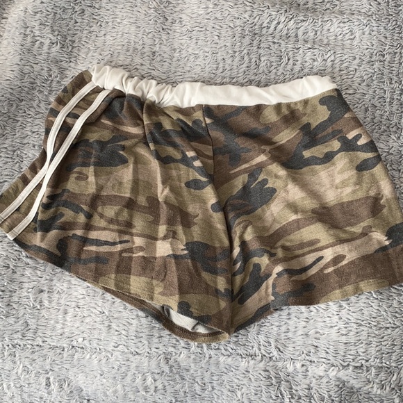 Fashion Nova Incognito Camo Lounge Shorts - Picture 4 of 5